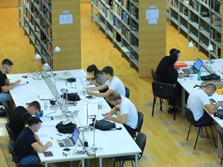 studenti_knjiznica41-100626.jpg